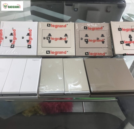 CÔNG TẮT VÀ Ổ CẮM